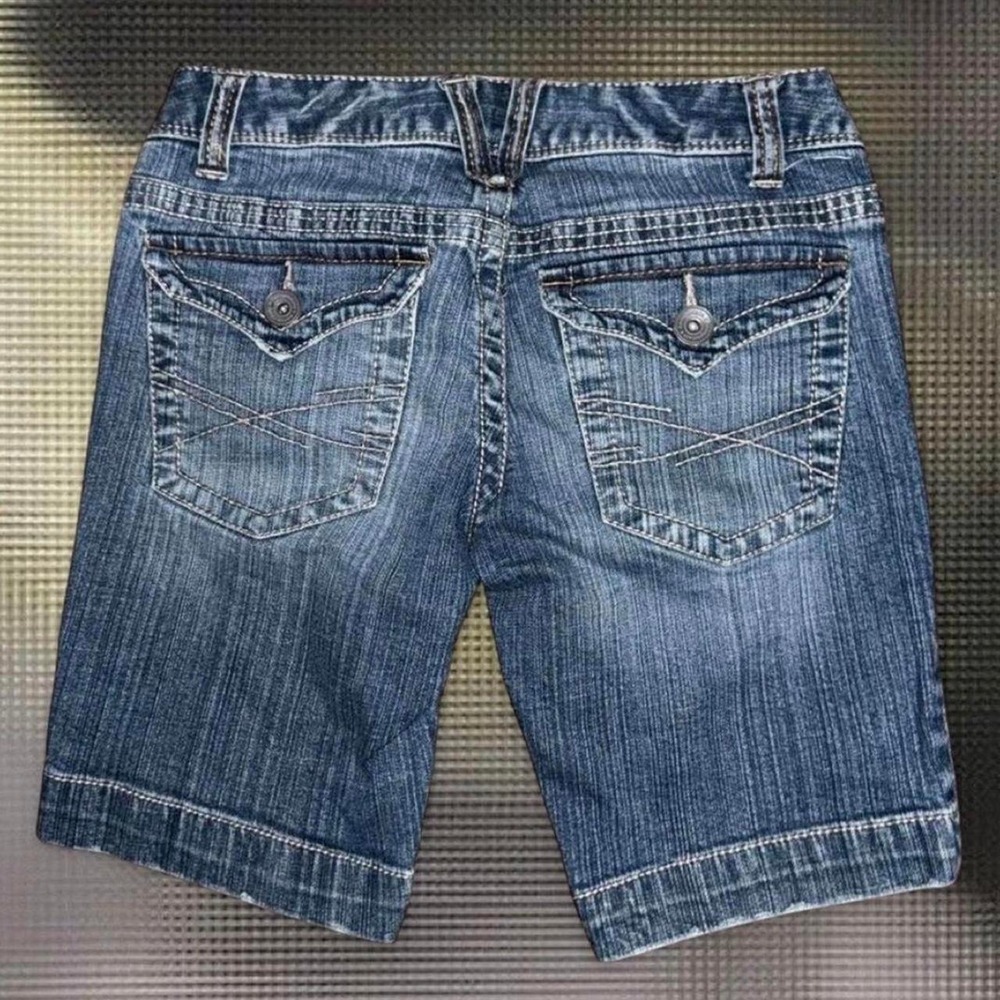 Vintage Aeropostale Bermuda Shorts - Picture 2 of 4